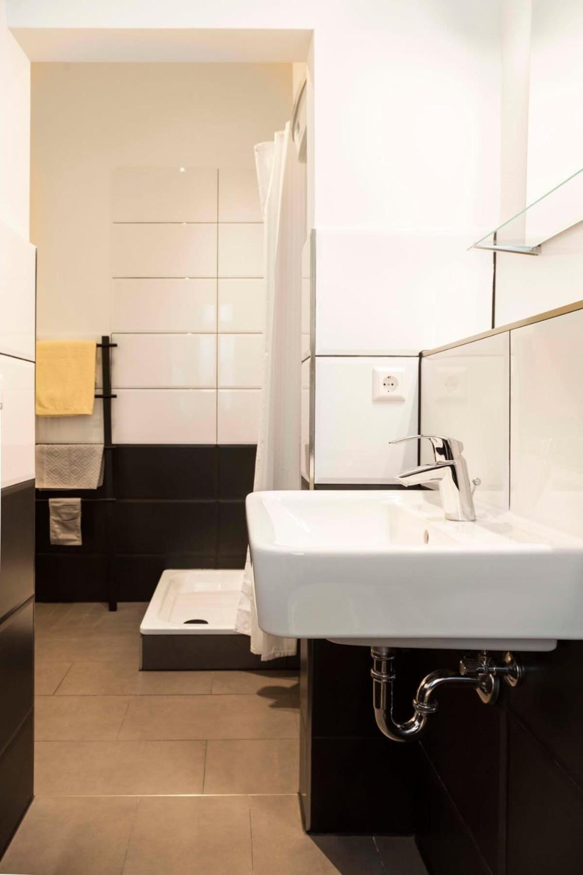 Spacious Family Apartment At Mauerpark Plus Selfcheckin Berlin Exterior photo