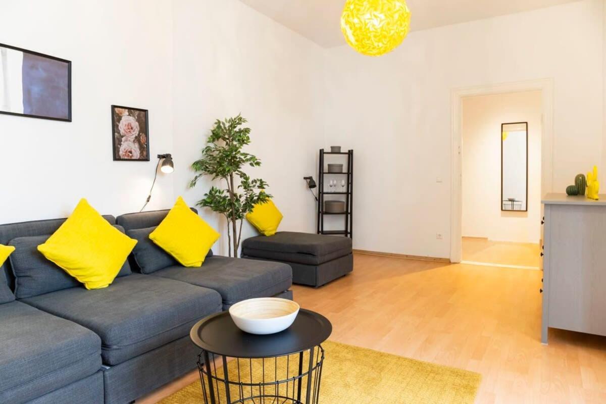 Spacious Family Apartment At Mauerpark Plus Selfcheckin Berlin Exterior photo